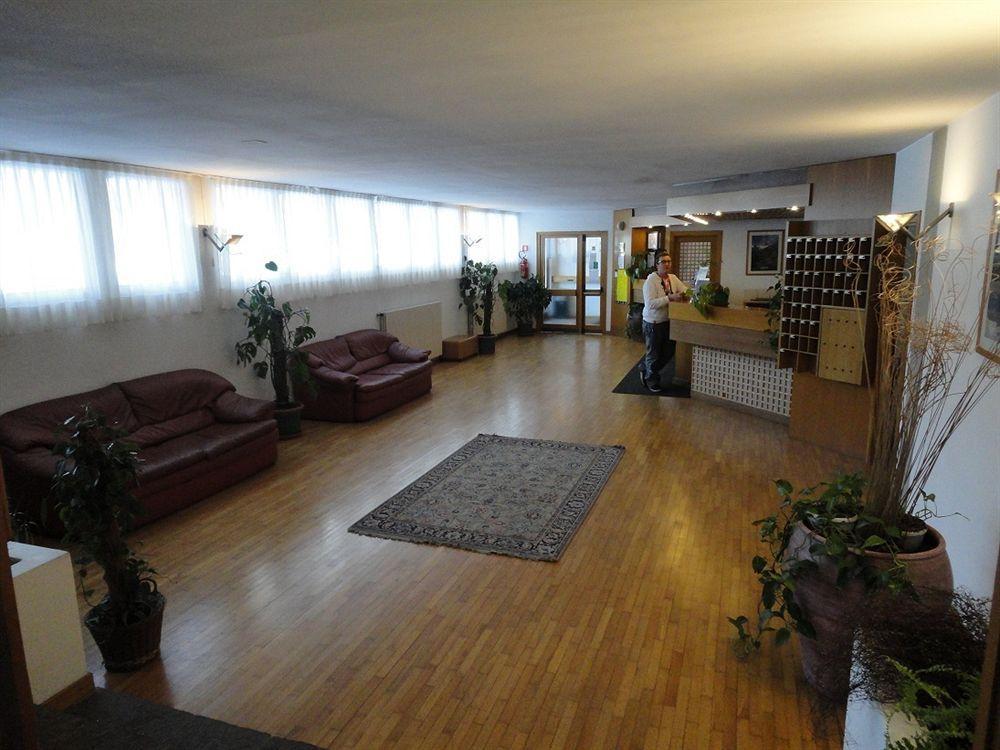 Appartamenti Corte Residence ボルカ・ディ・カドーレ エクステリア 写真