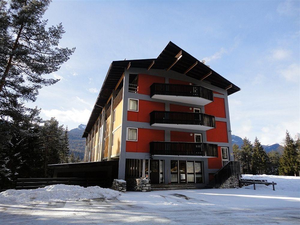 Appartamenti Corte Residence ボルカ・ディ・カドーレ エクステリア 写真